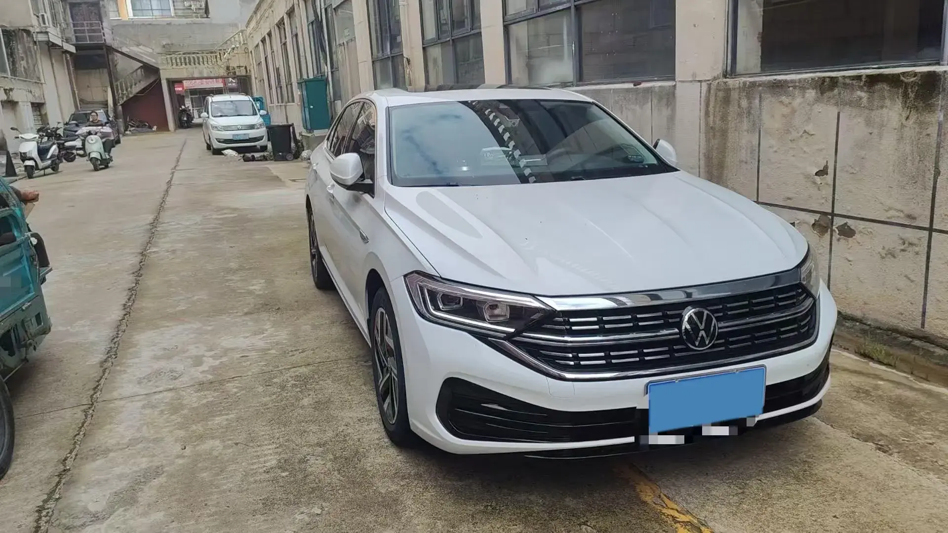 2023 VOLKSWAGEN SAGITAR thumbnail 2