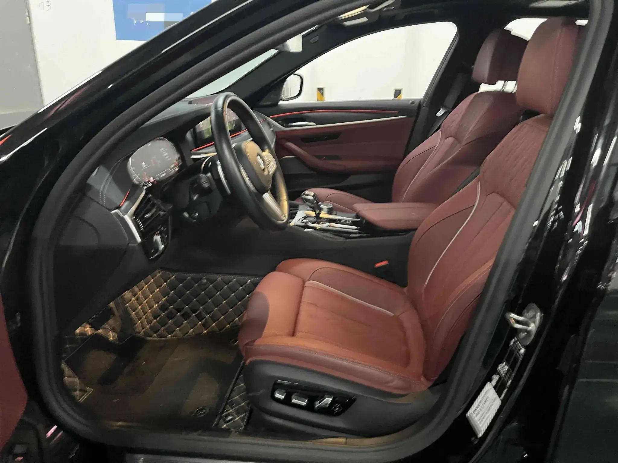 2022 BMW 5 thumbnail 4