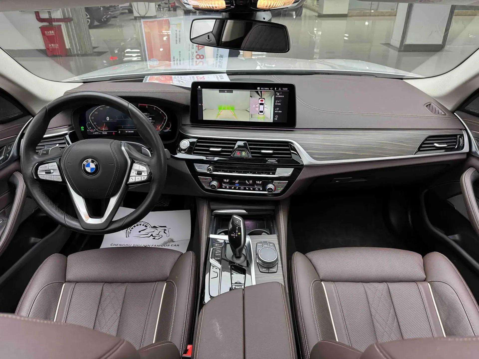 2021 BMW 5 thumbnail 4