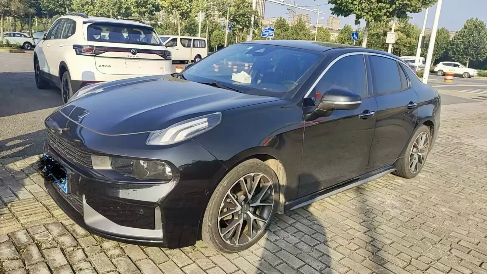 2020 LYNK&CO 03 view 1