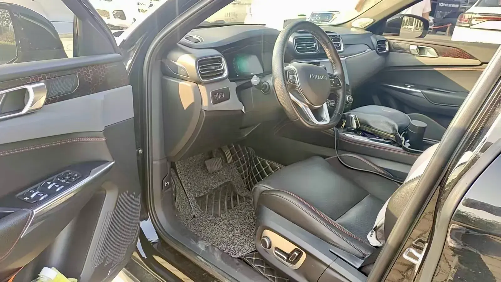 2020 LYNK&CO 03 thumbnail 4