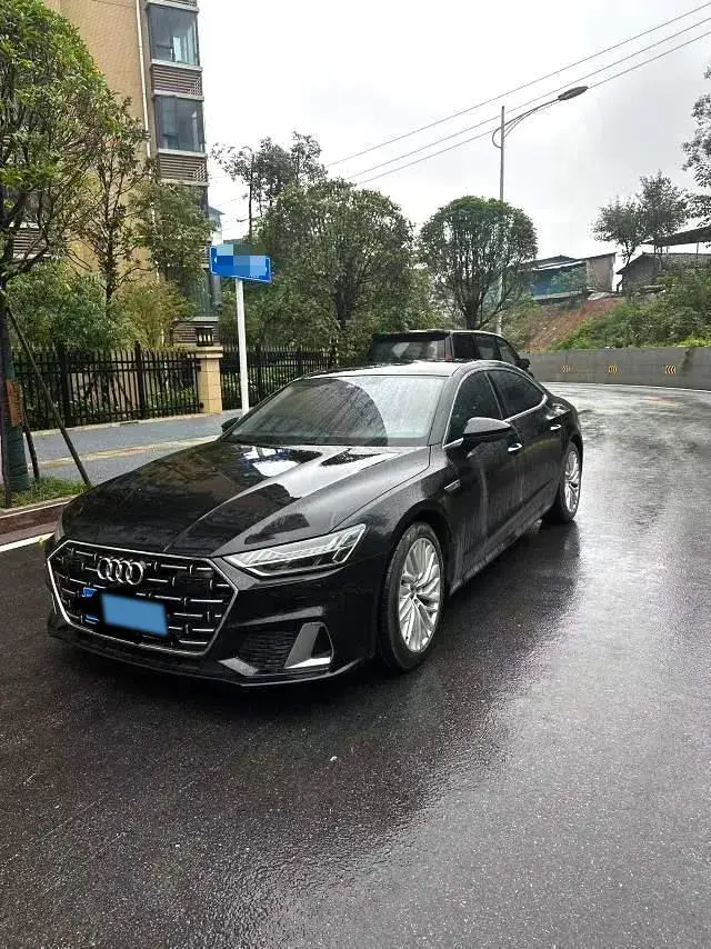 2024 AUDI A7L view 1