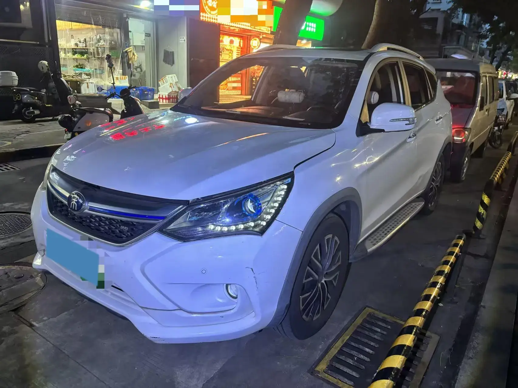 2017 BYD SONG view 1