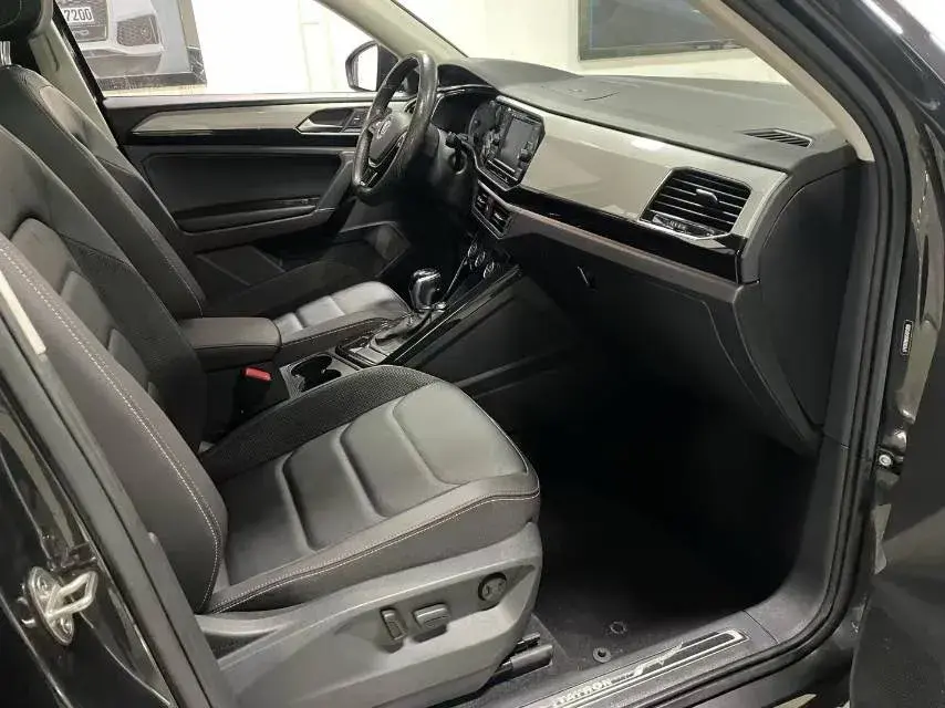 2019 VOLKSWAGEN TAYRON thumbnail 3