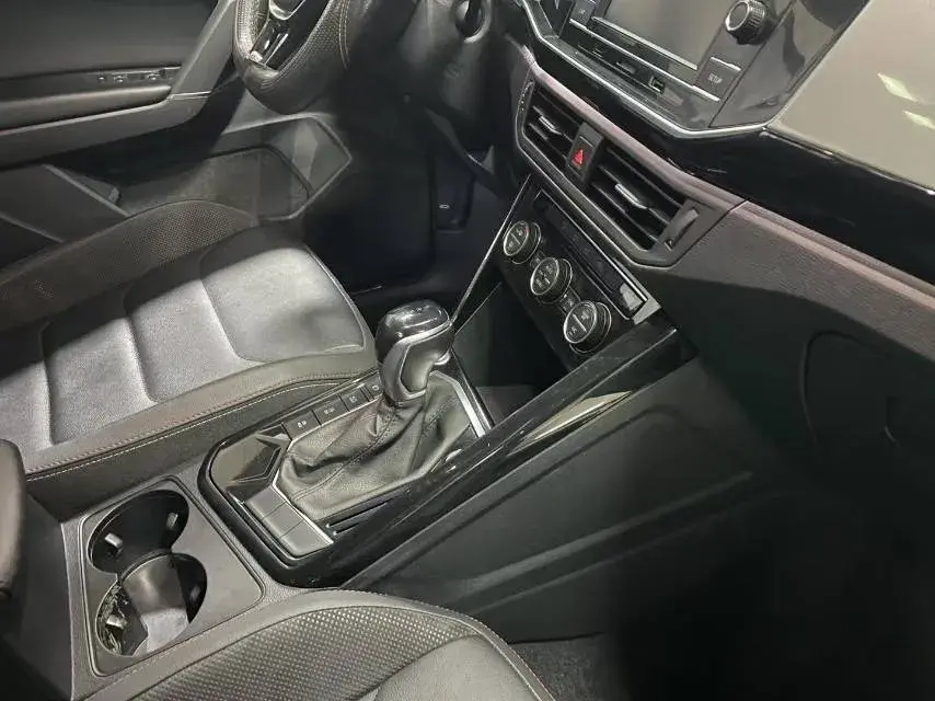 2019 VOLKSWAGEN TAYRON thumbnail 4