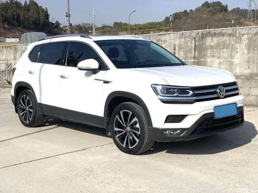 2019 VOLKSWAGEN THARU thumbnail 3