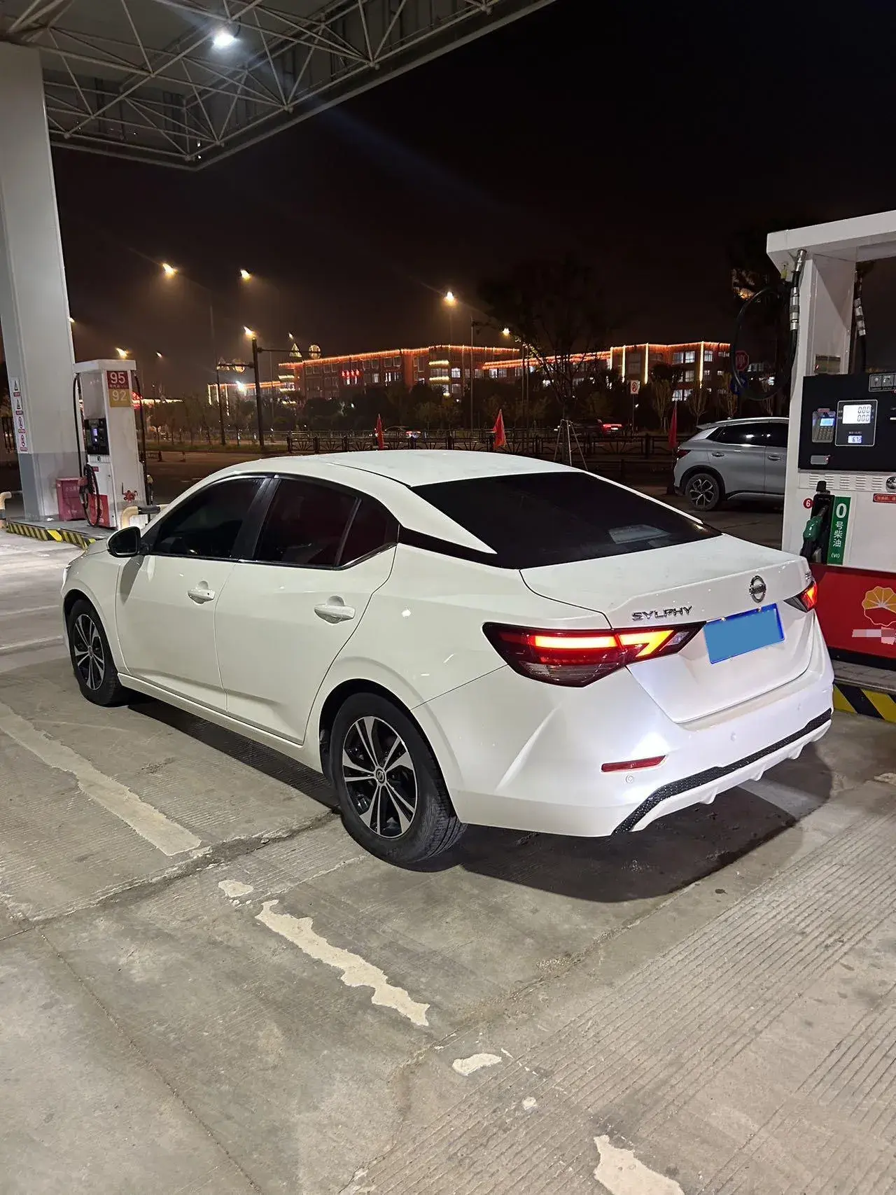 2021 NISSAN SYLPHY thumbnail 4