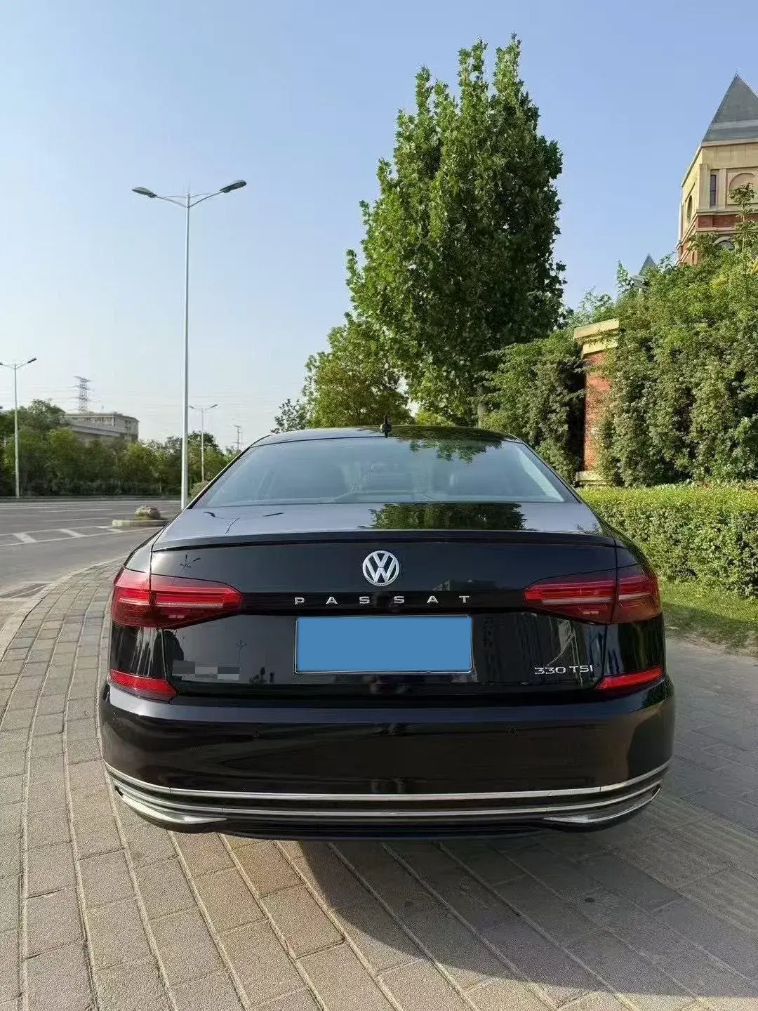 2019 VOLKSWAGEN PASSAT thumbnail 3
