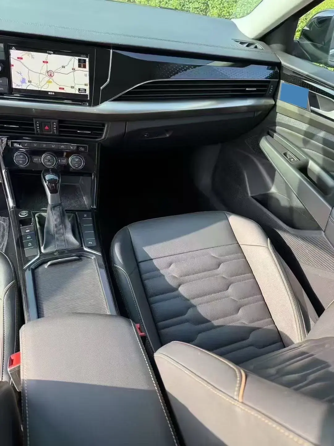 2019 VOLKSWAGEN PASSAT thumbnail 4