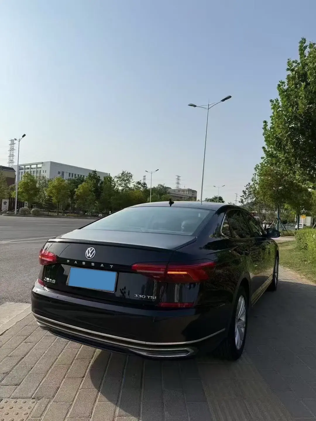 2019 VOLKSWAGEN PASSAT thumbnail 2