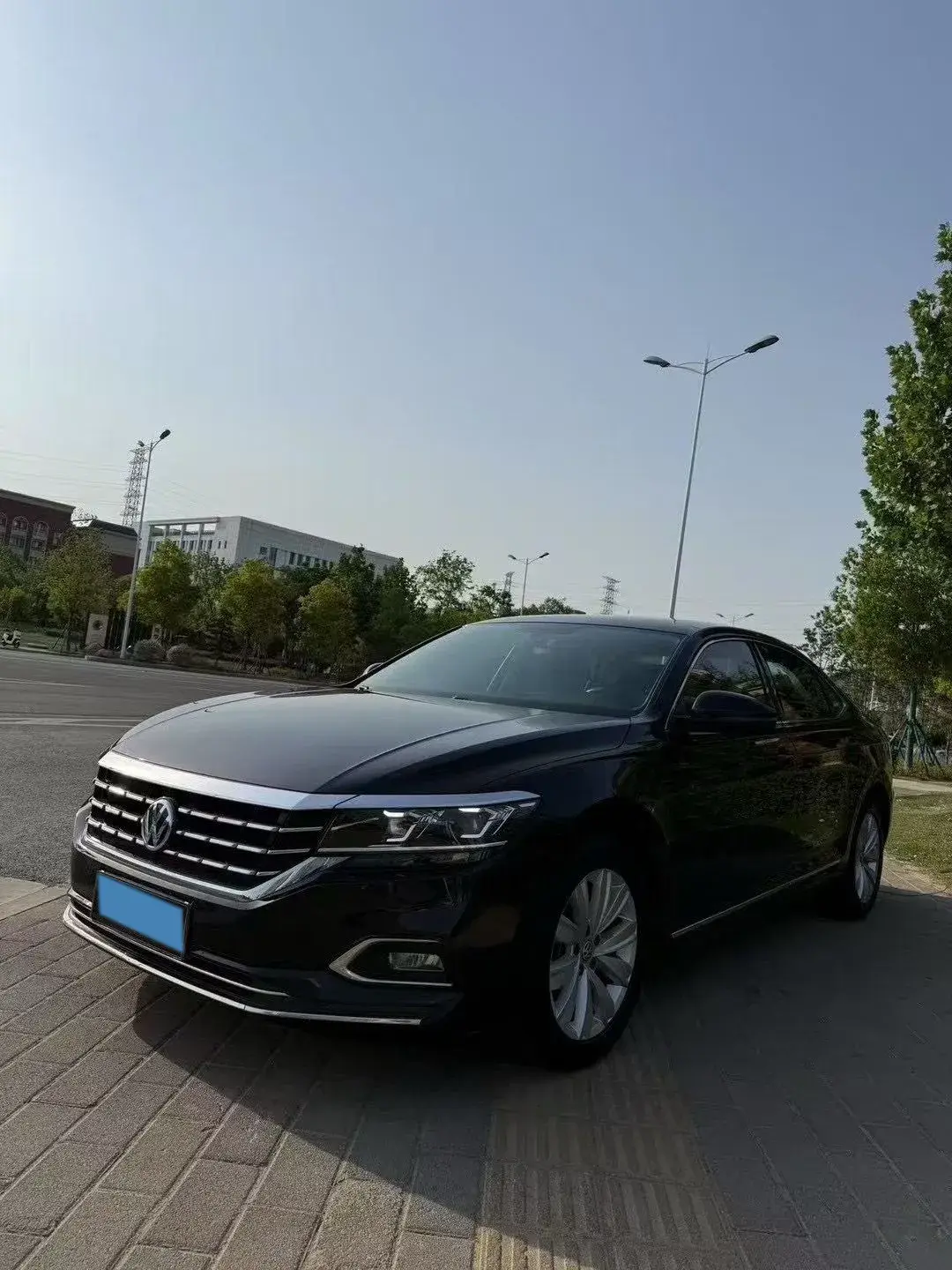 2019 VOLKSWAGEN PASSAT view 1