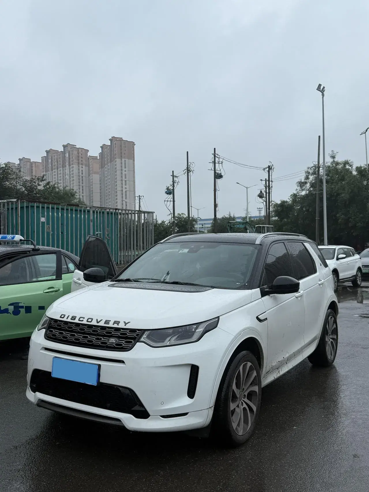 2020 LAND ROVER view 1