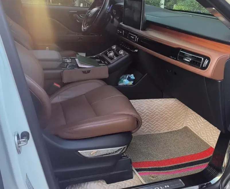 2021 LINCOLN AVIATOR thumbnail 3