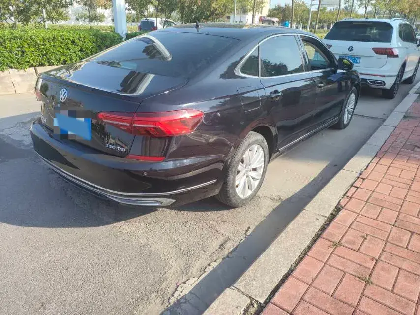 2019 VOLKSWAGEN PASSAT thumbnail 2