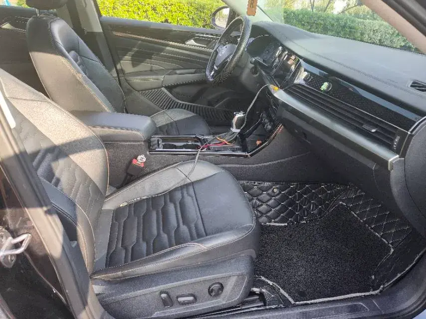 2019 VOLKSWAGEN PASSAT thumbnail 3