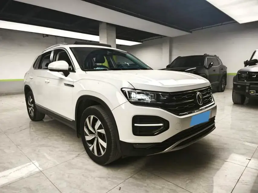 2020 VOLKSWAGEN TAYRON thumbnail 3