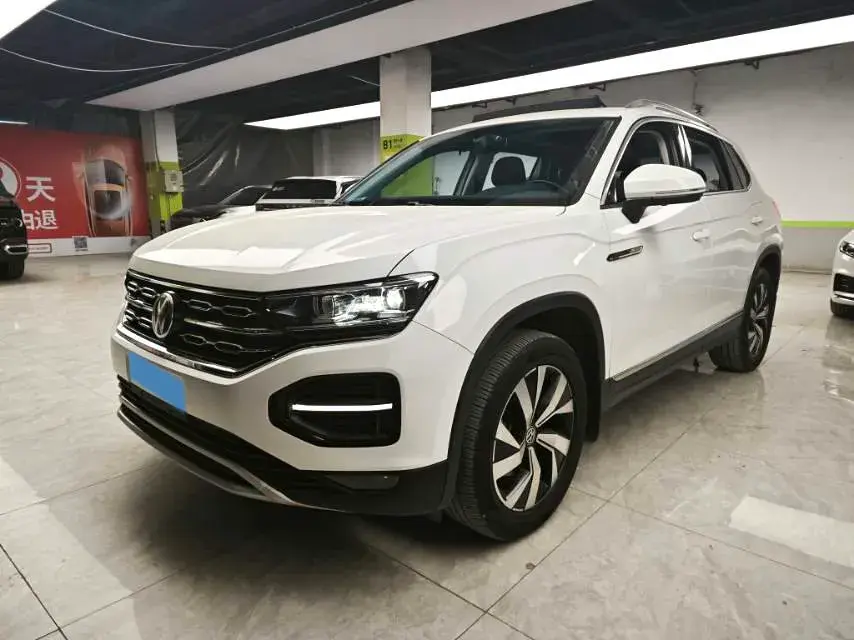 2020 VOLKSWAGEN TAYRON view 1