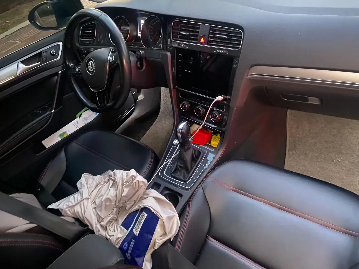 2020 VOLKSWAGEN GOLF thumbnail 4