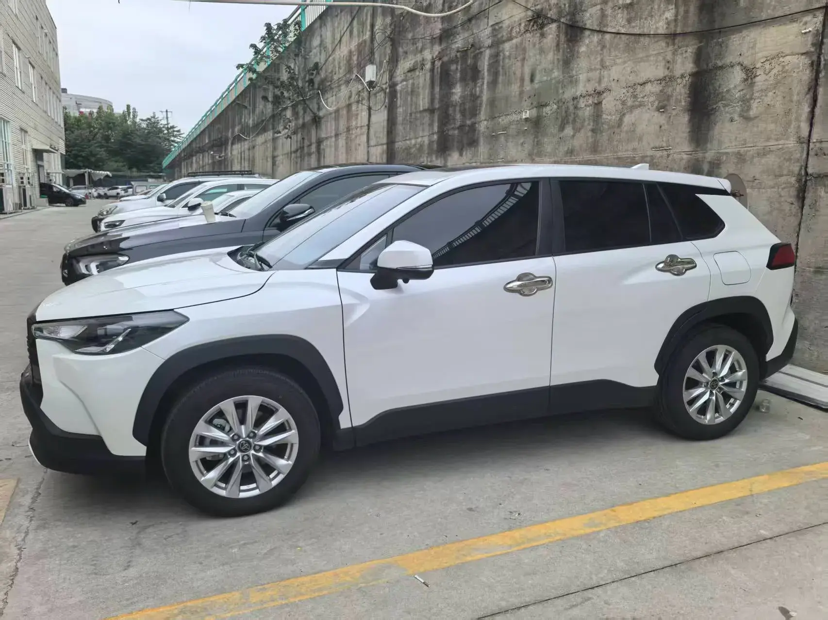 2023 TOYOTA COROLLA thumbnail 2