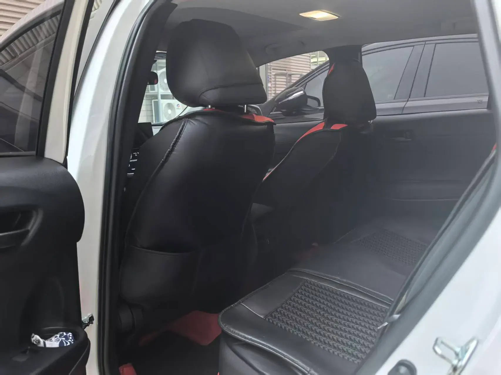 2023 TOYOTA COROLLA thumbnail 4