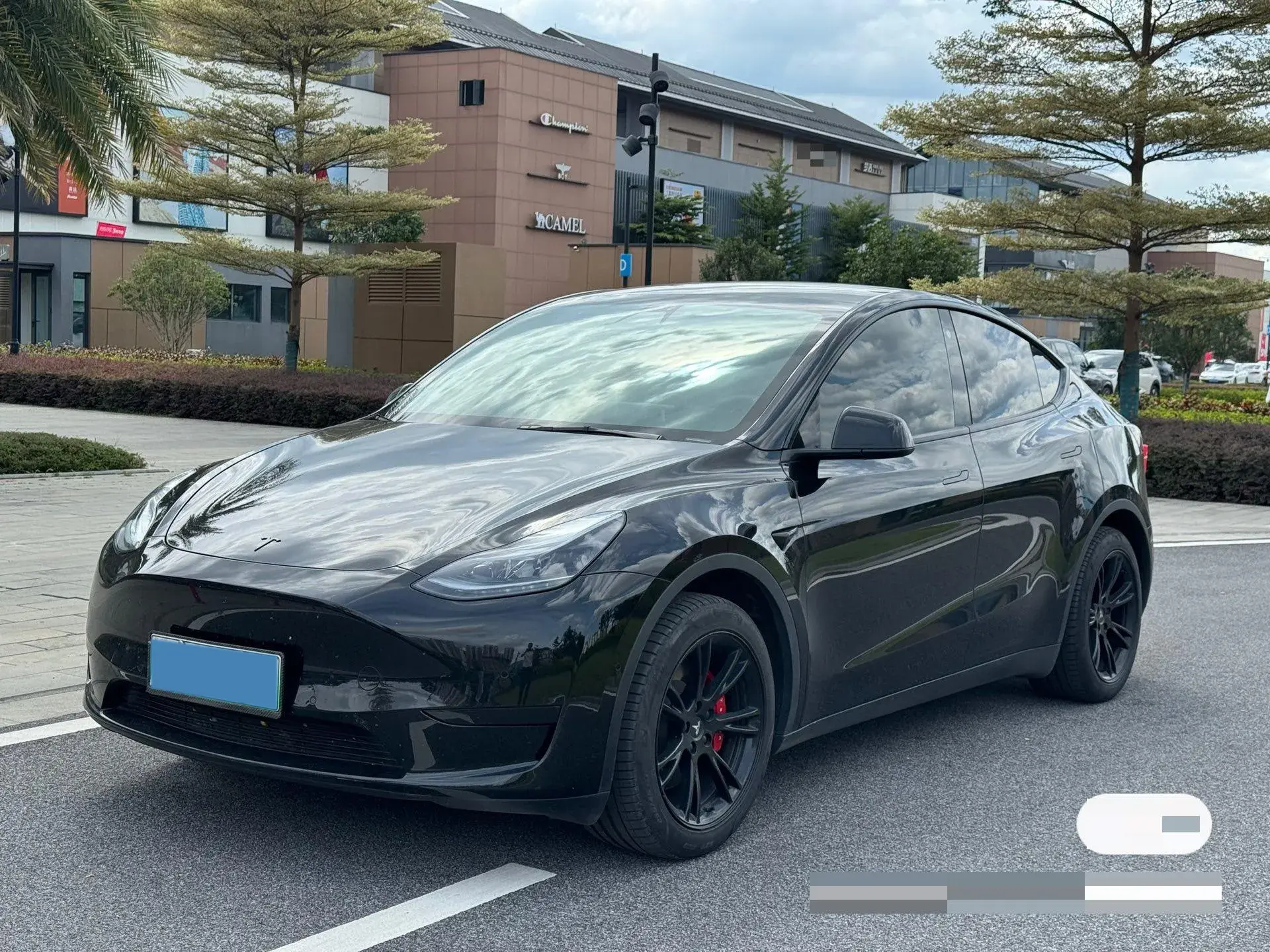 2022 TESLA MODEL view 1