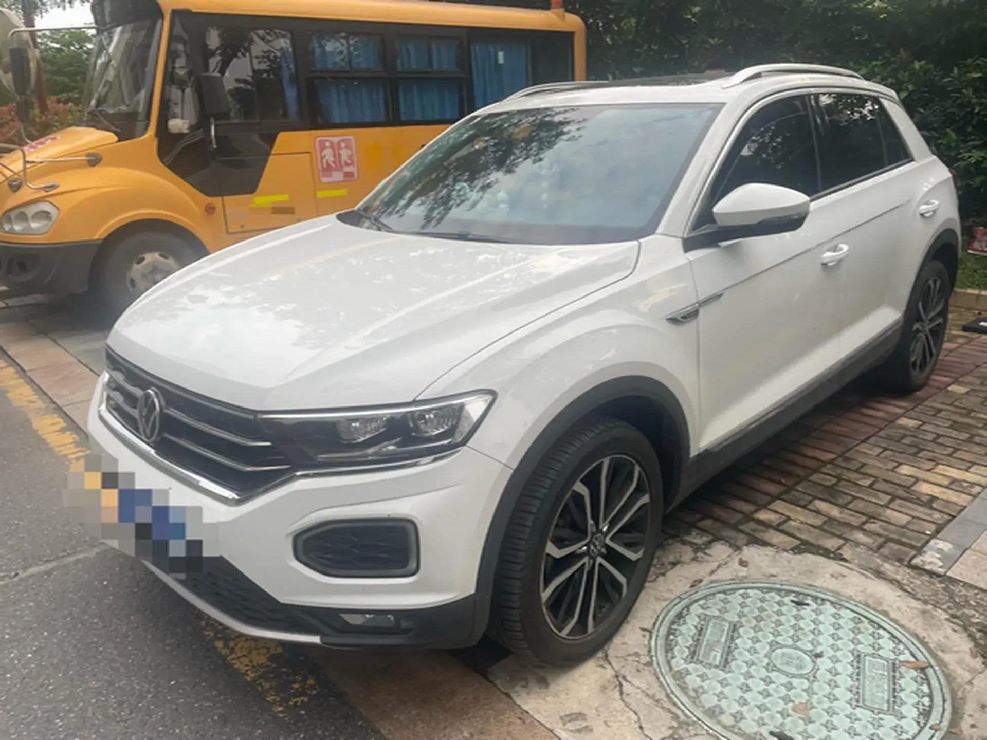 2022 VOLKSWAGEN T-ROC view 1