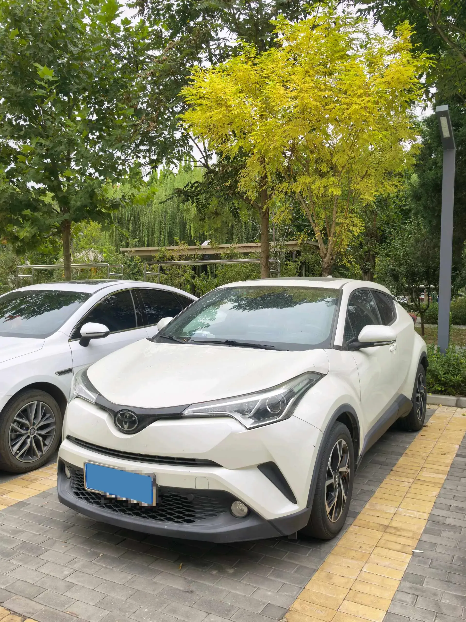 2018 TOYOTA C-HR view 1