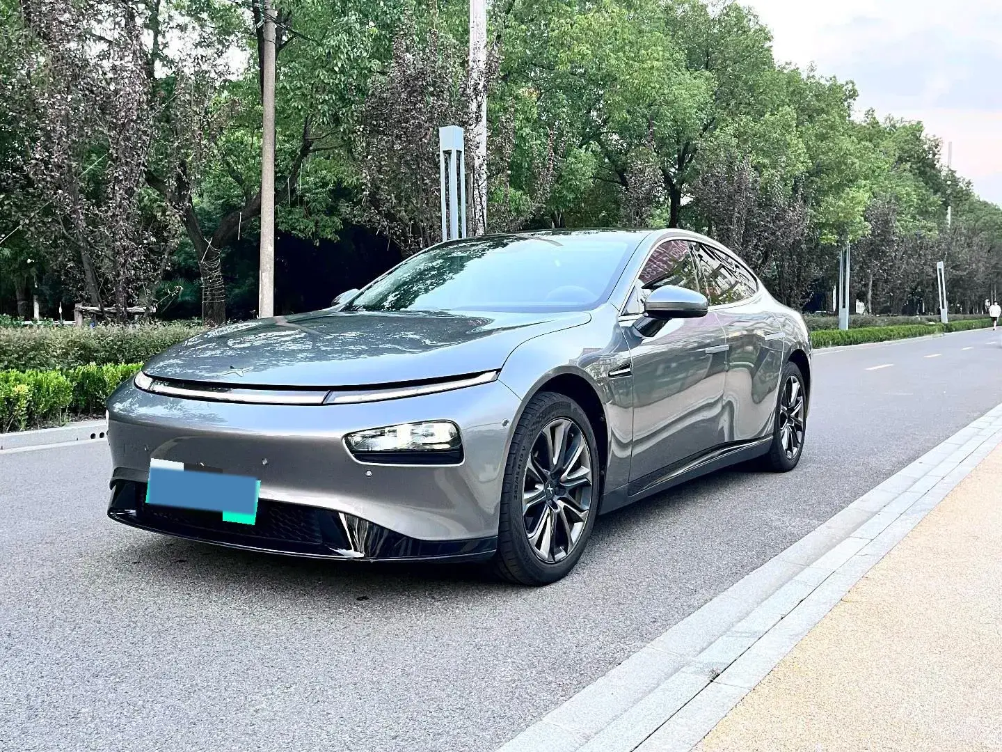 2020 XPENG P7 view 1