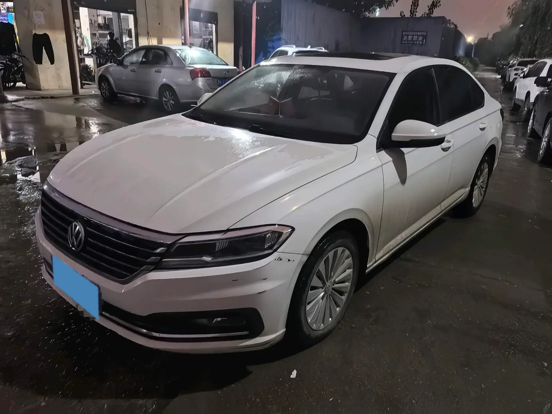 2018 VOLKSWAGEN LAVIDA view 1