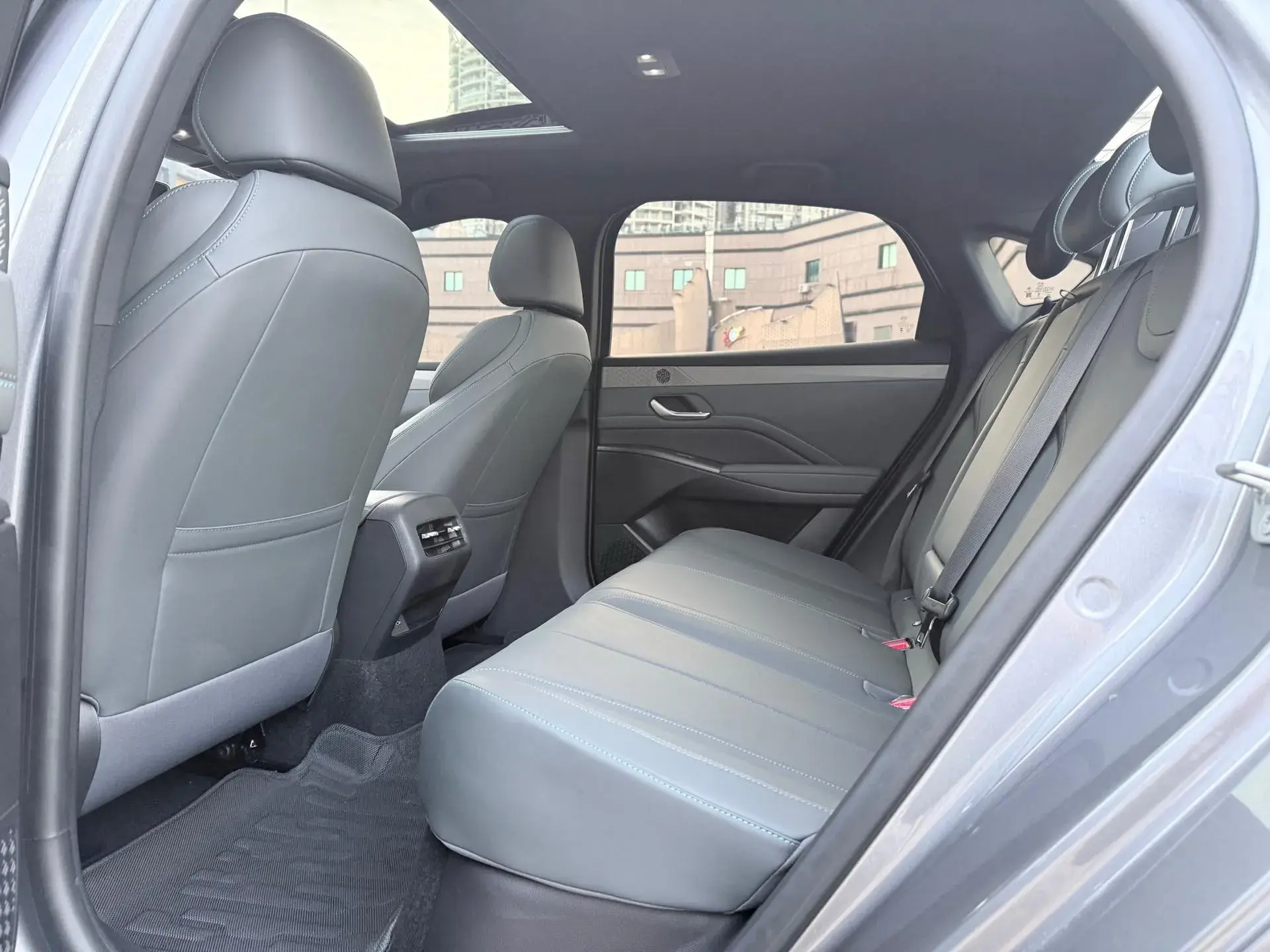 2025 BYD QIN thumbnail 4