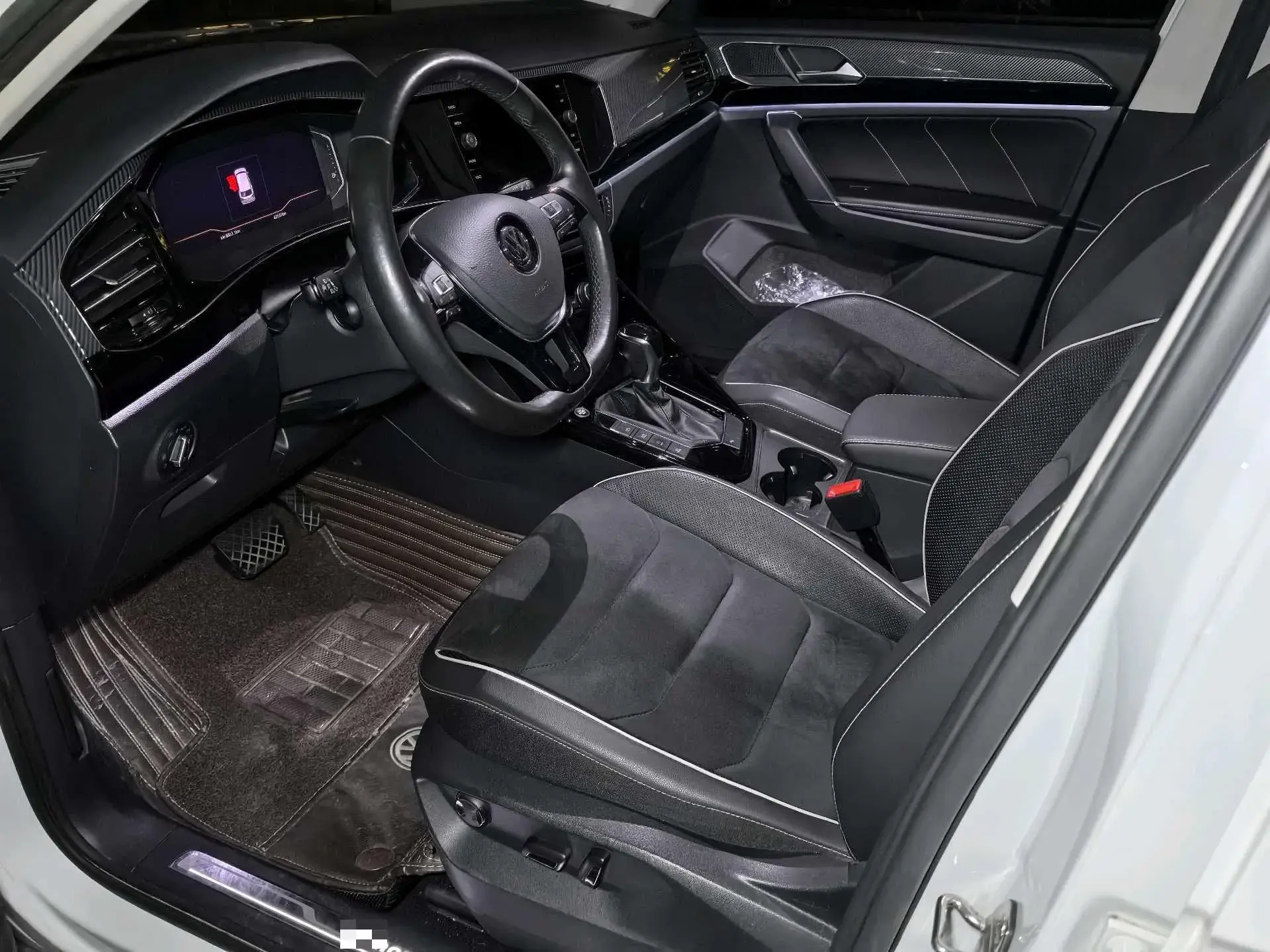 2019 VOLKSWAGEN TAYRON thumbnail 3