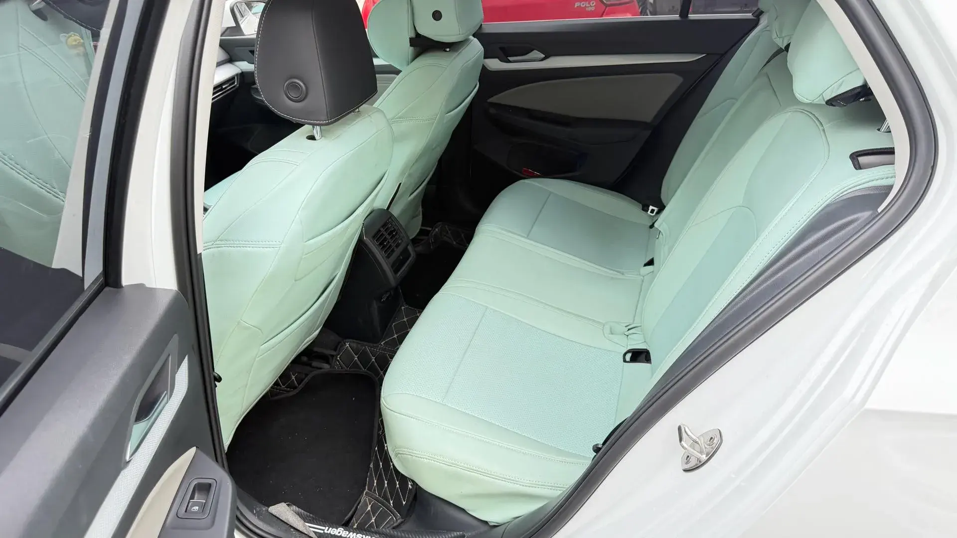 2021 VOLKSWAGEN GOLF thumbnail 4