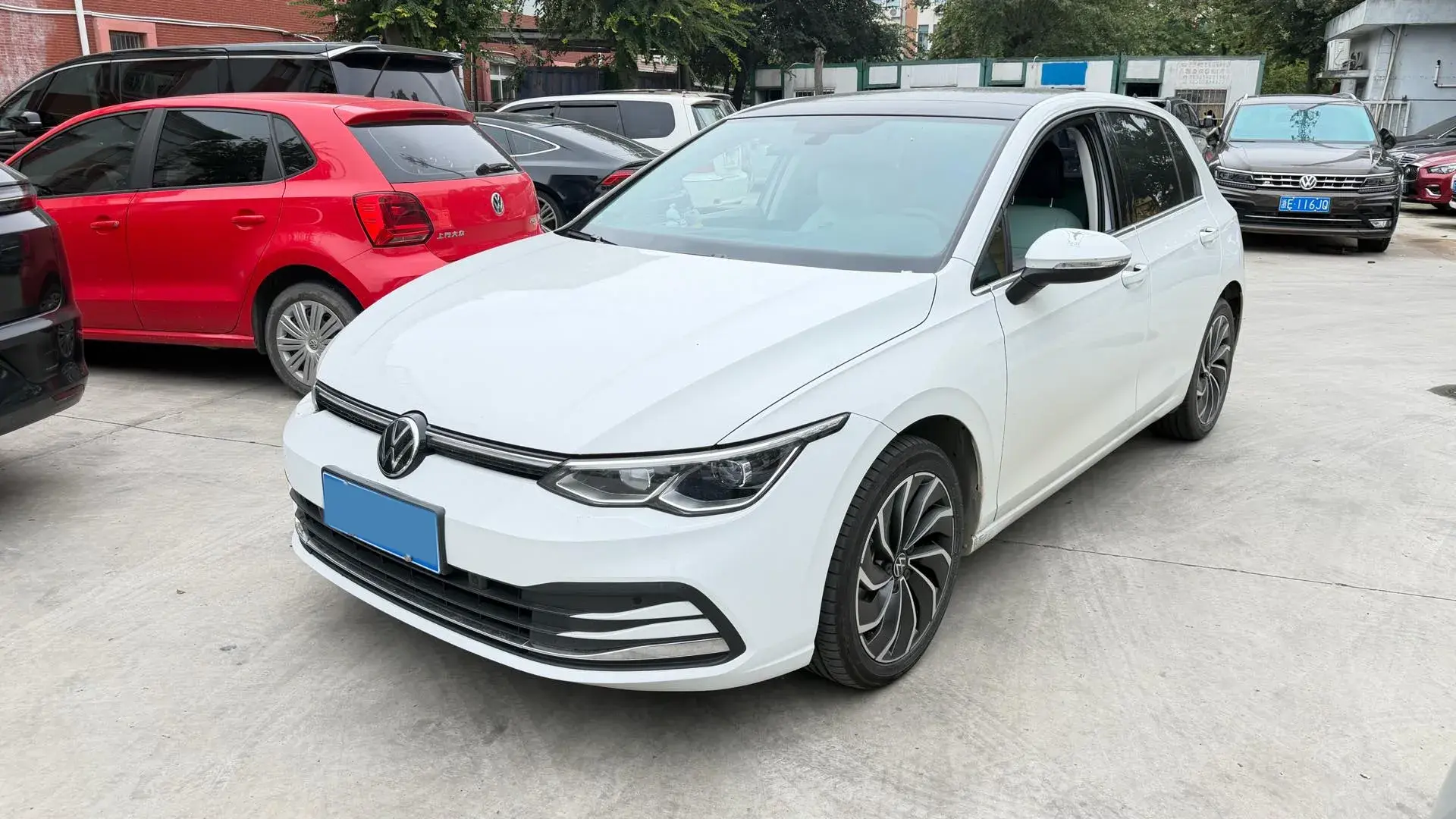 2021 VOLKSWAGEN GOLF view 1