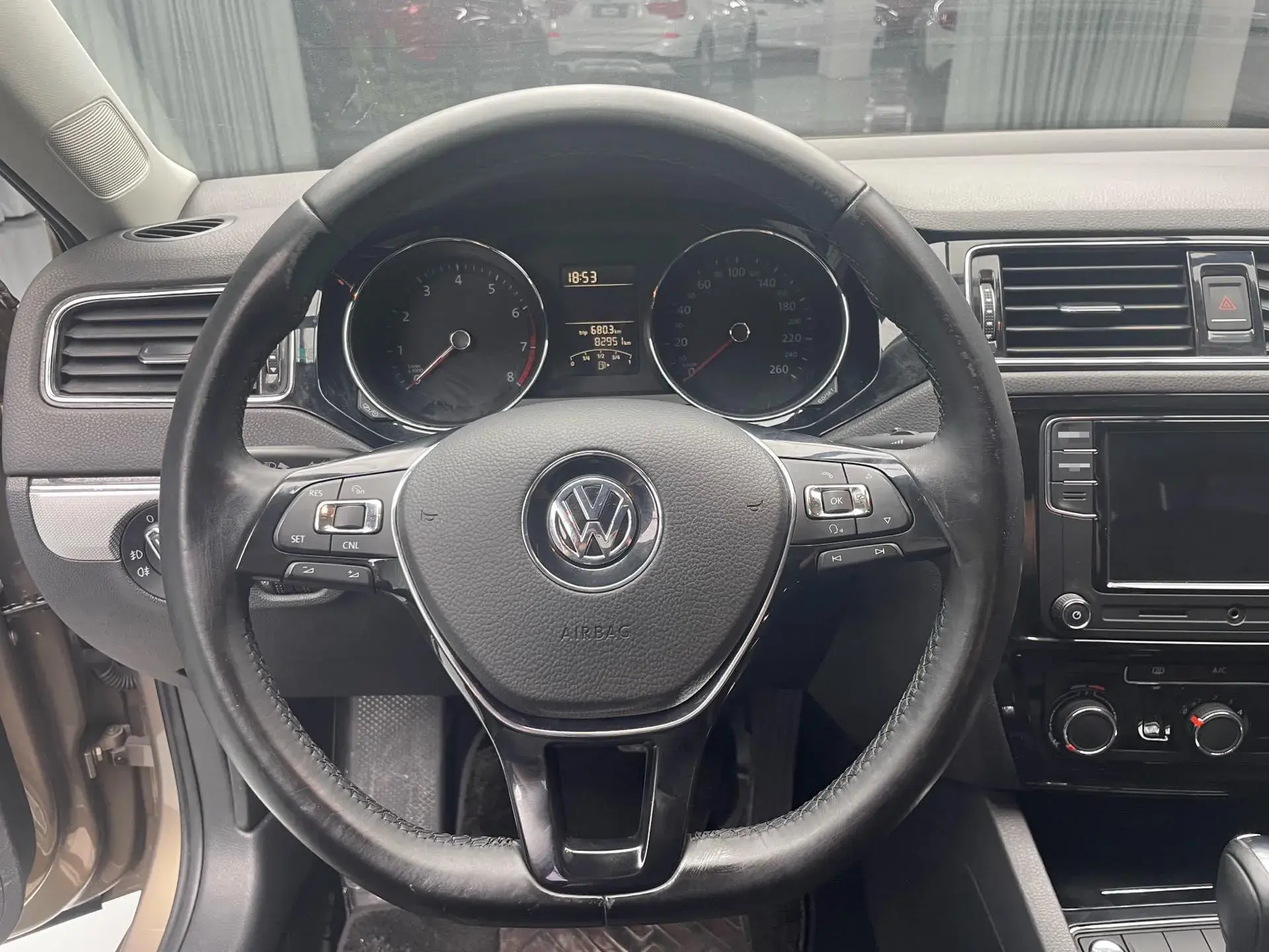 2018 VOLKSWAGEN SAGITAR thumbnail 4