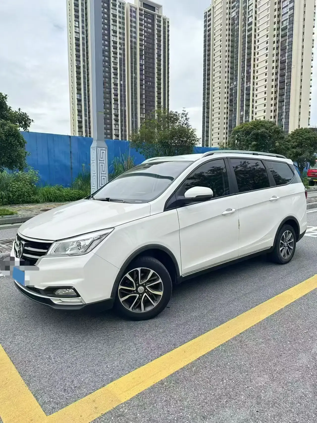 2019 BAOJUN 730 view 1