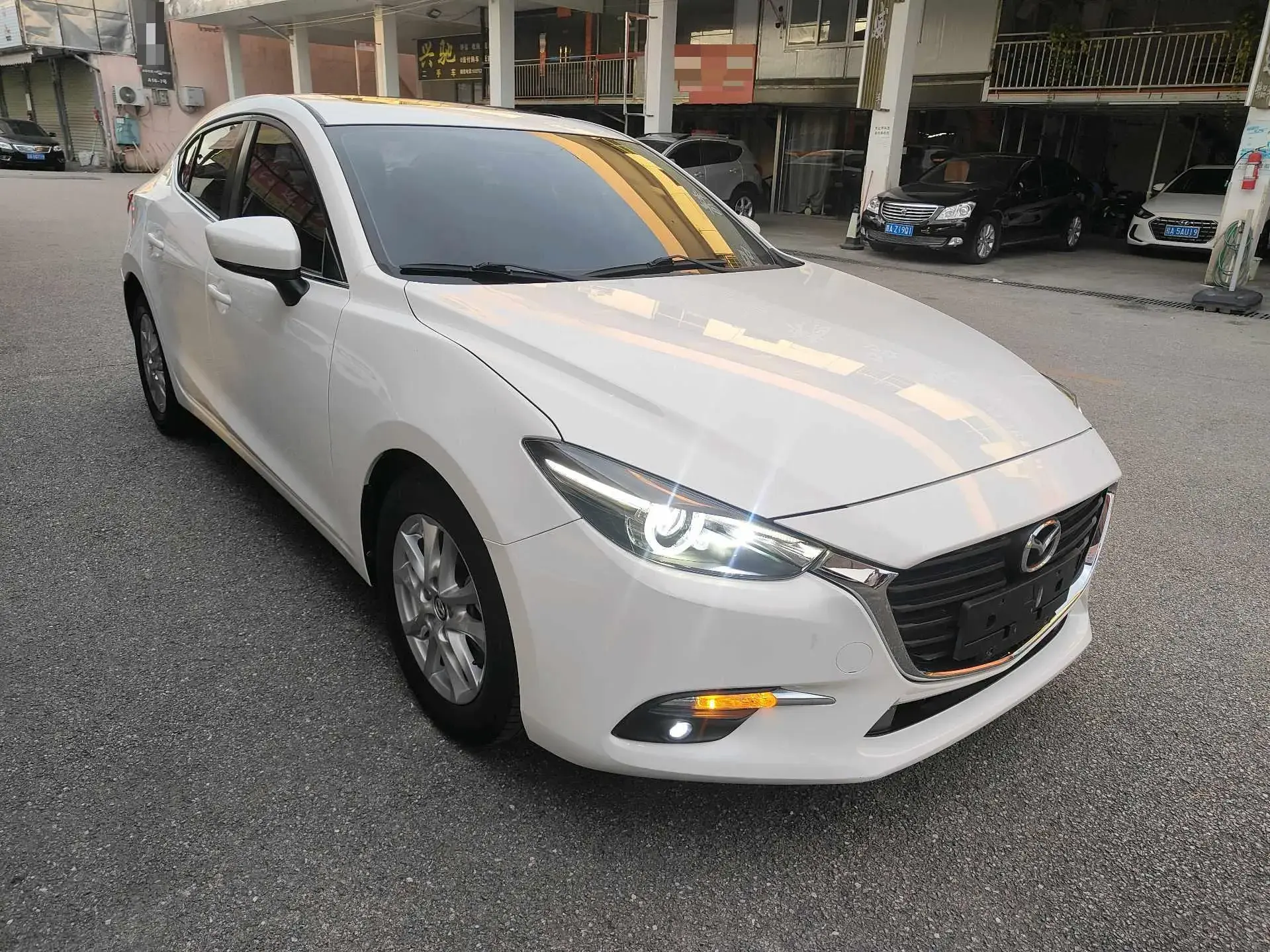 2017 MAZDA 3 thumbnail 3