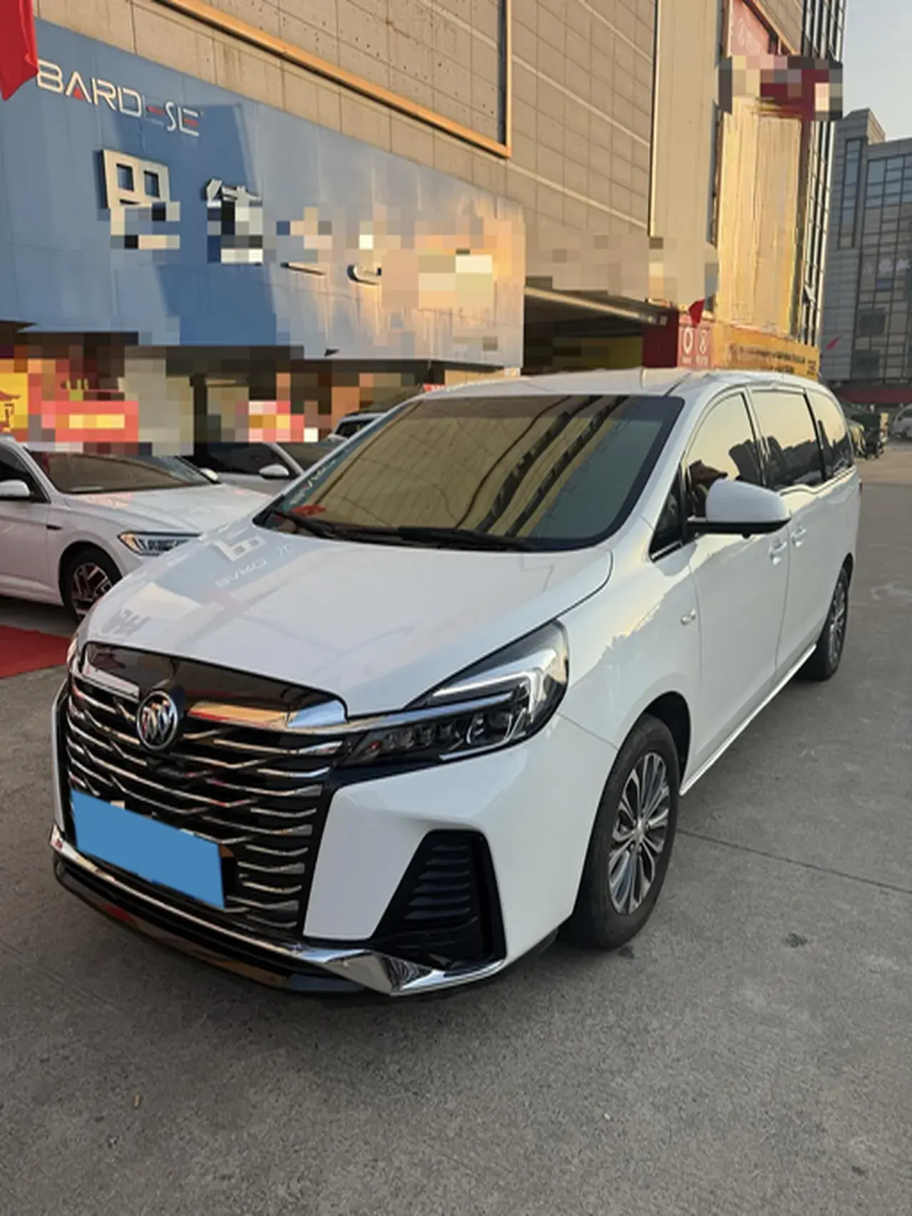 2023 BUICK GL8 view 1