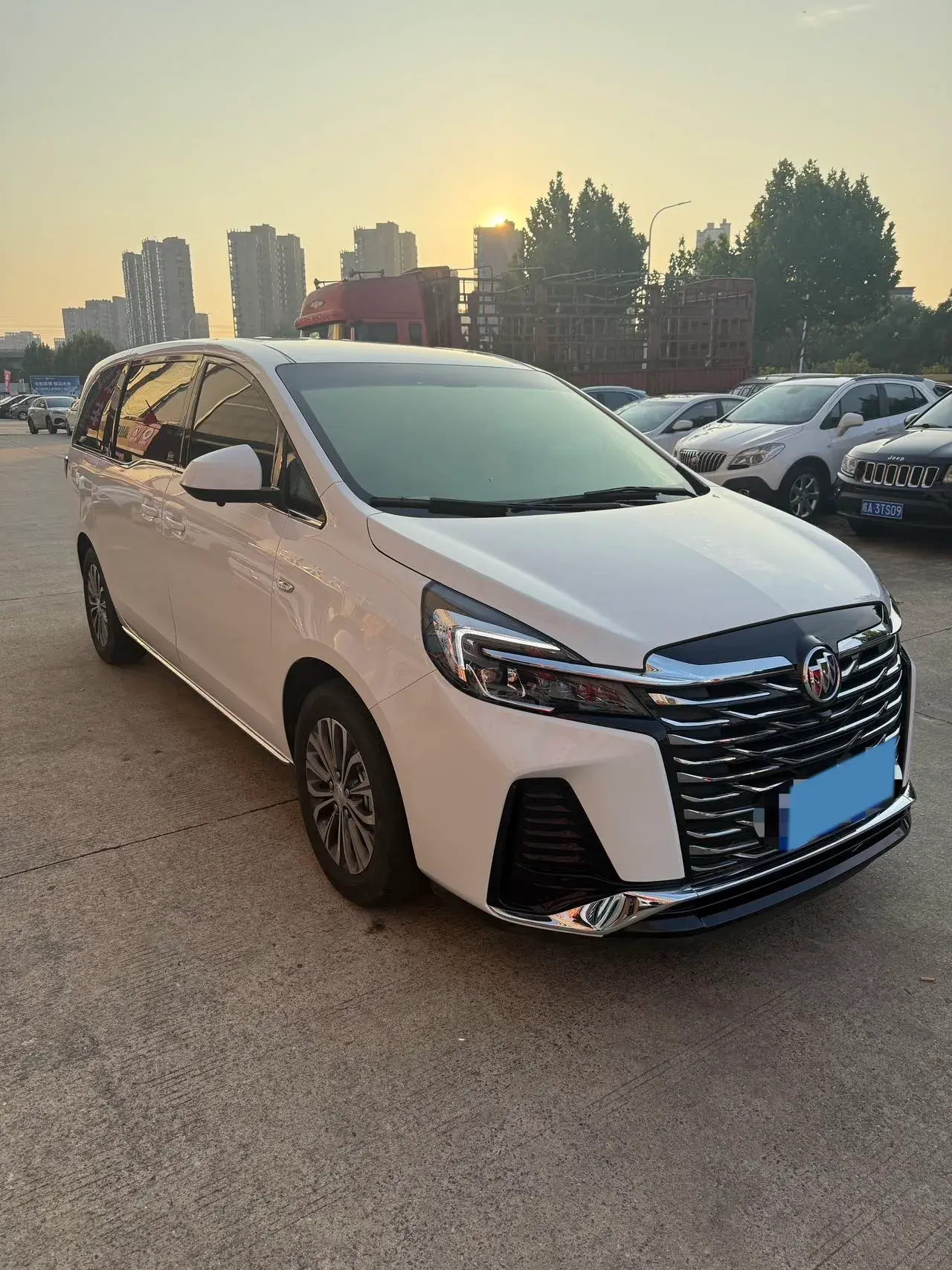 2023 BUICK GL8 thumbnail 3