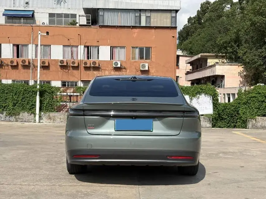 2021 VOLKSWAGEN ID.6 thumbnail 3