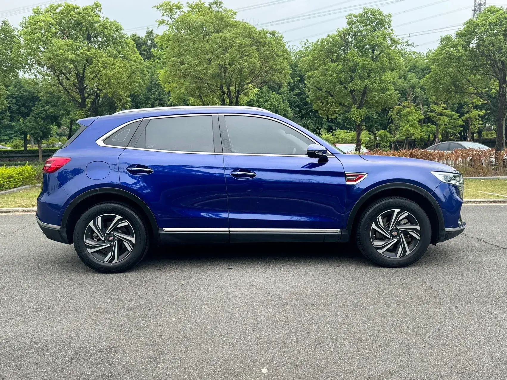 2022 HONGQI HS5 thumbnail 4