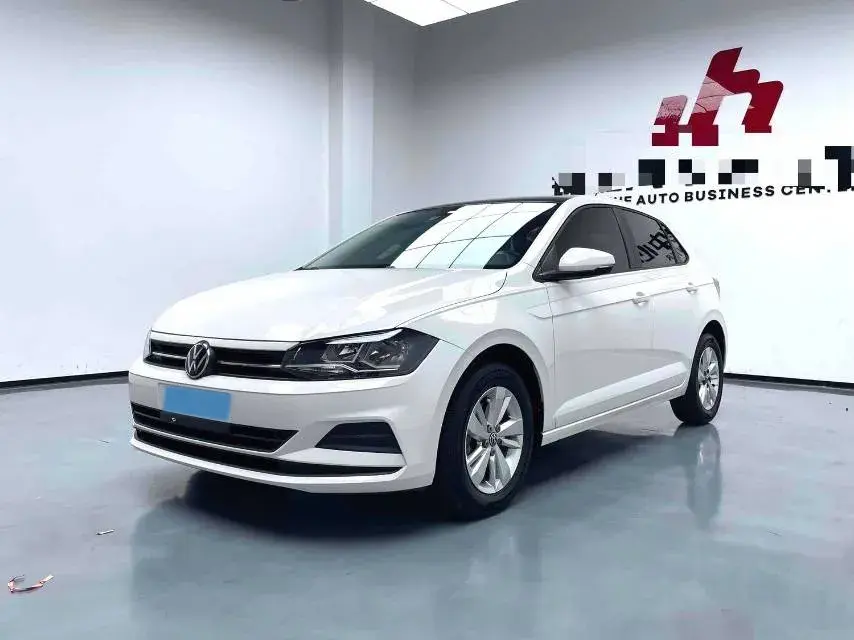2023 VOLKSWAGEN POLO view 1