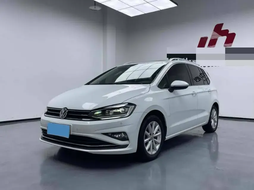 2019 VOLKSWAGEN GOLF view 1