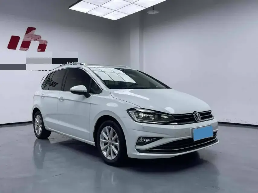 2019 VOLKSWAGEN GOLF thumbnail 4