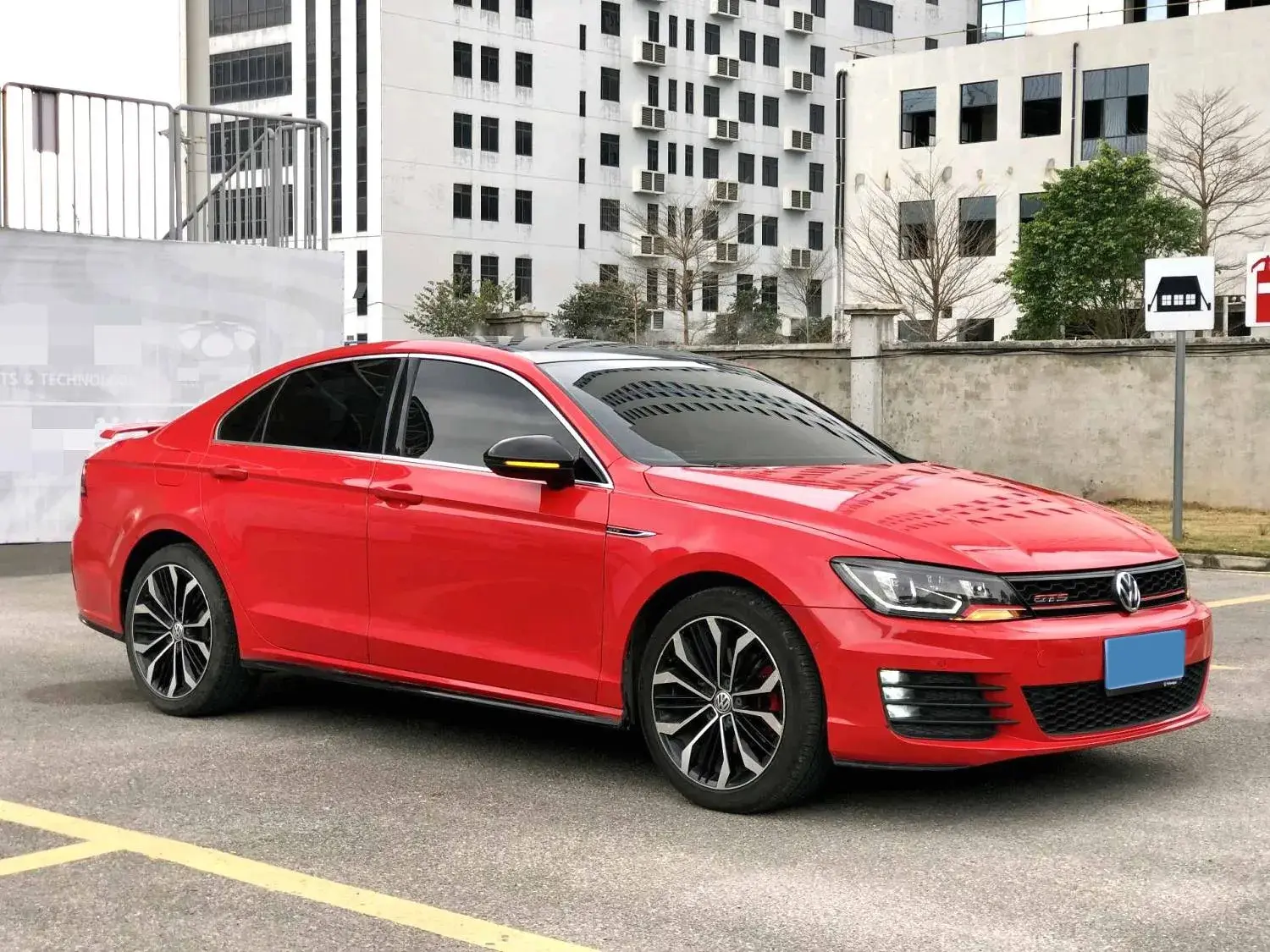 2017 VOLKSWAGEN LAMANDO thumbnail 3