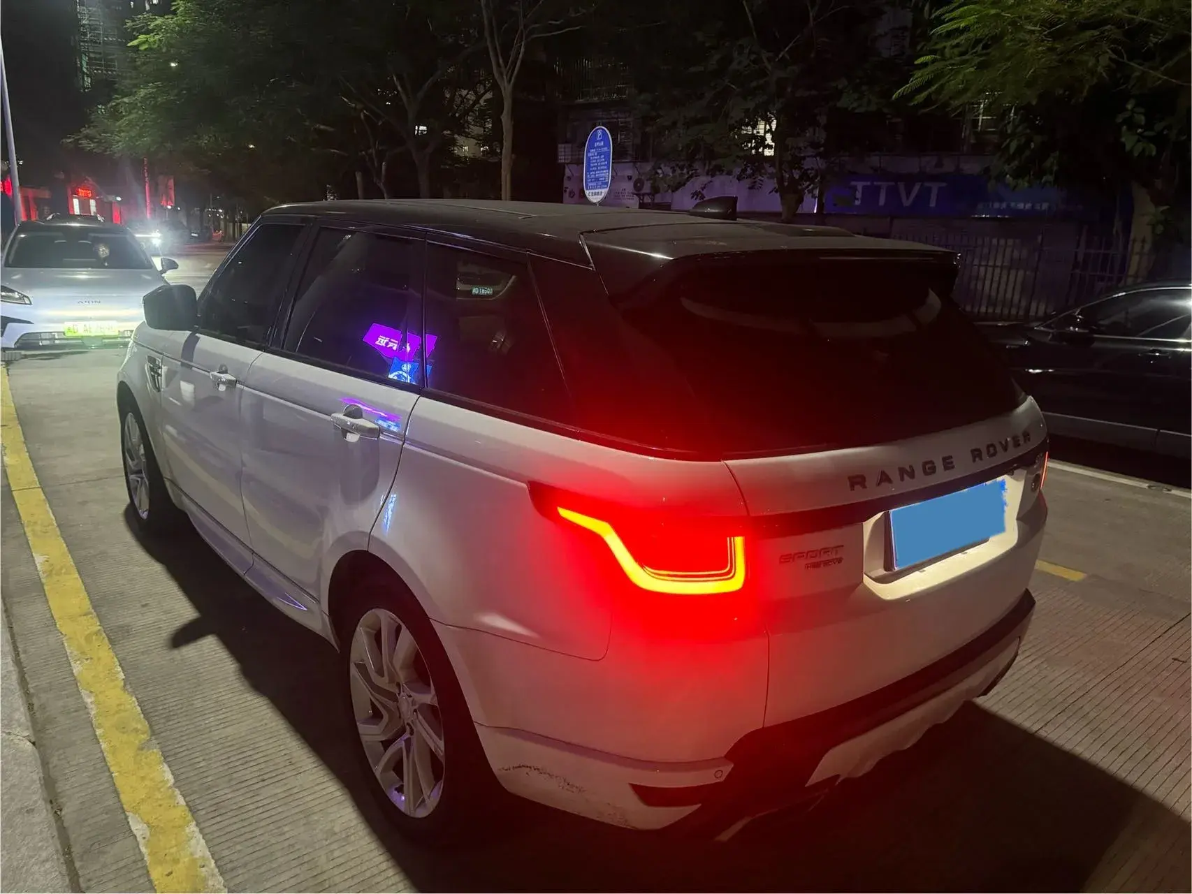 2018 LAND ROVER thumbnail 2