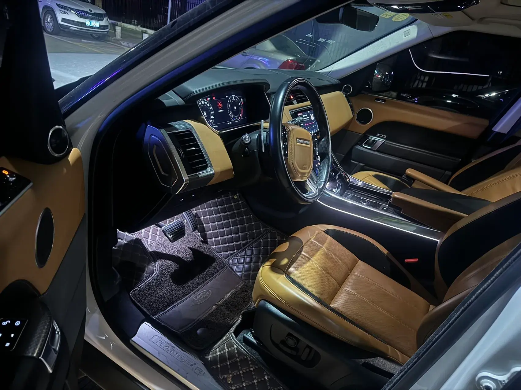 2018 LAND ROVER thumbnail 3