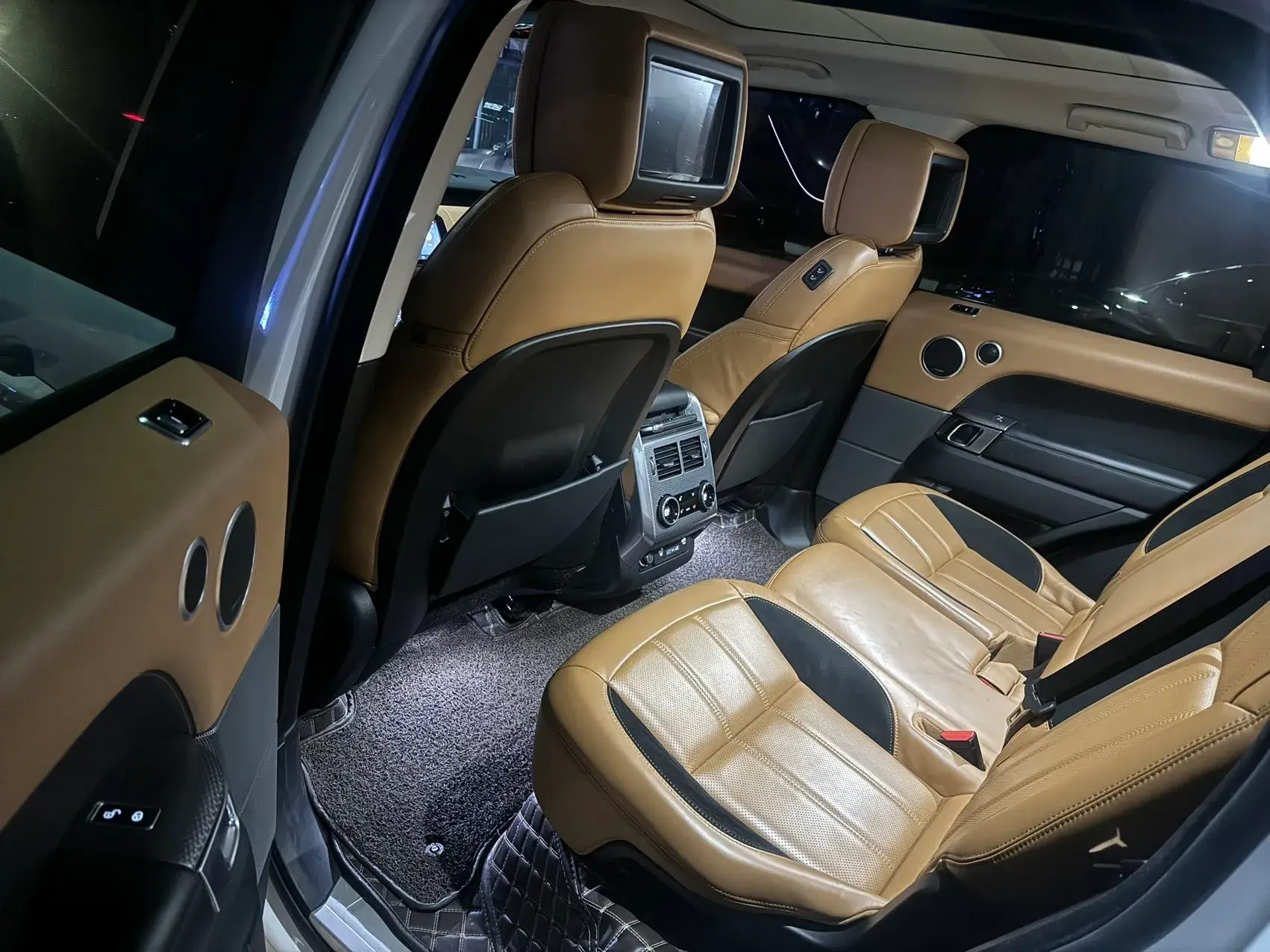 2018 LAND ROVER thumbnail 4