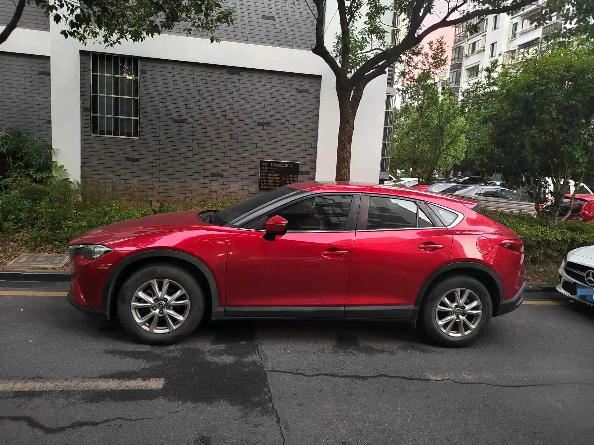 2018 MAZDA CX-4 thumbnail 4