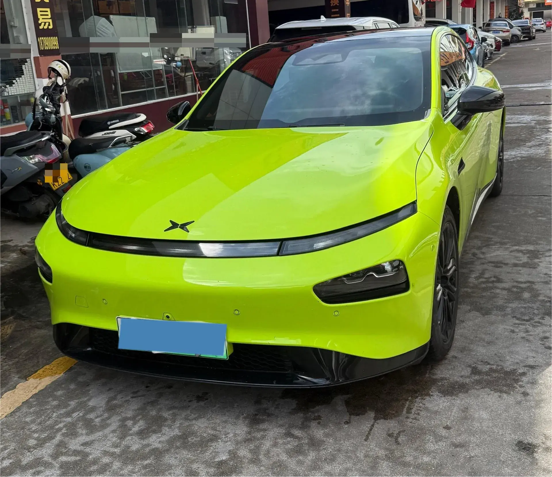 2021 XPENG P7 view 1
