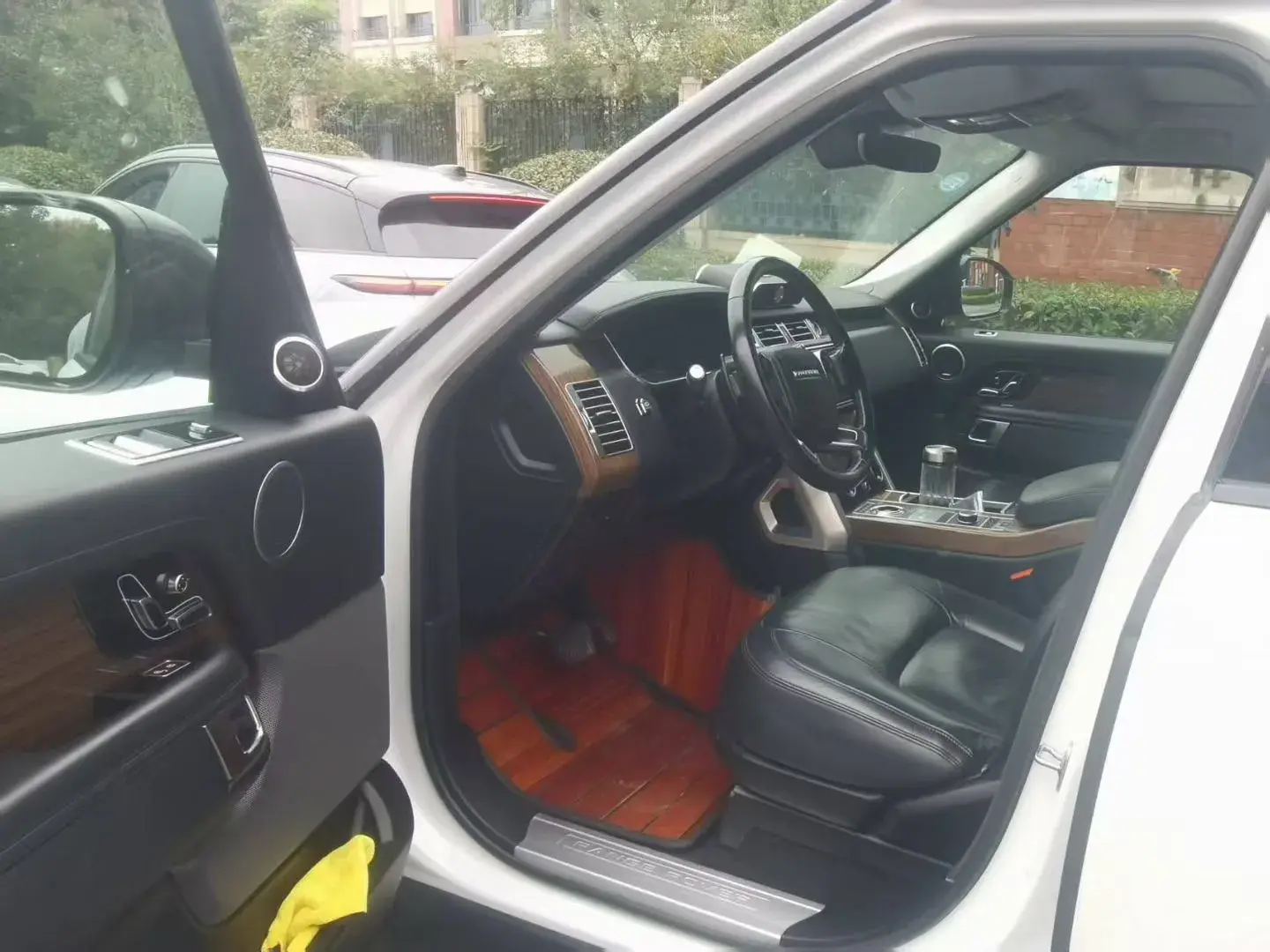 2018 LAND ROVER thumbnail 2